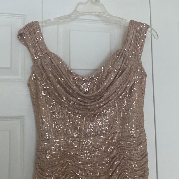 Gold Rose Samantha Gown (medium) - Picture 3 of 10